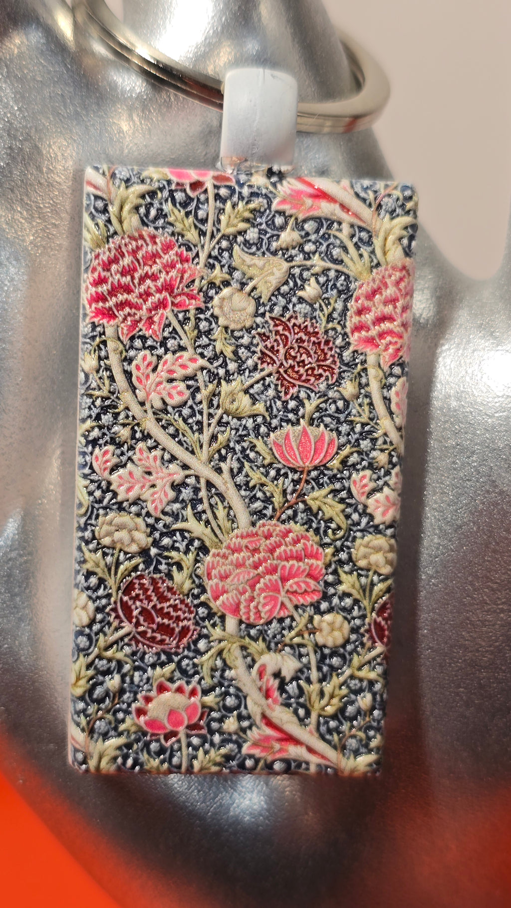 William Morris Cray Floral Raised Texture Wood Keychain