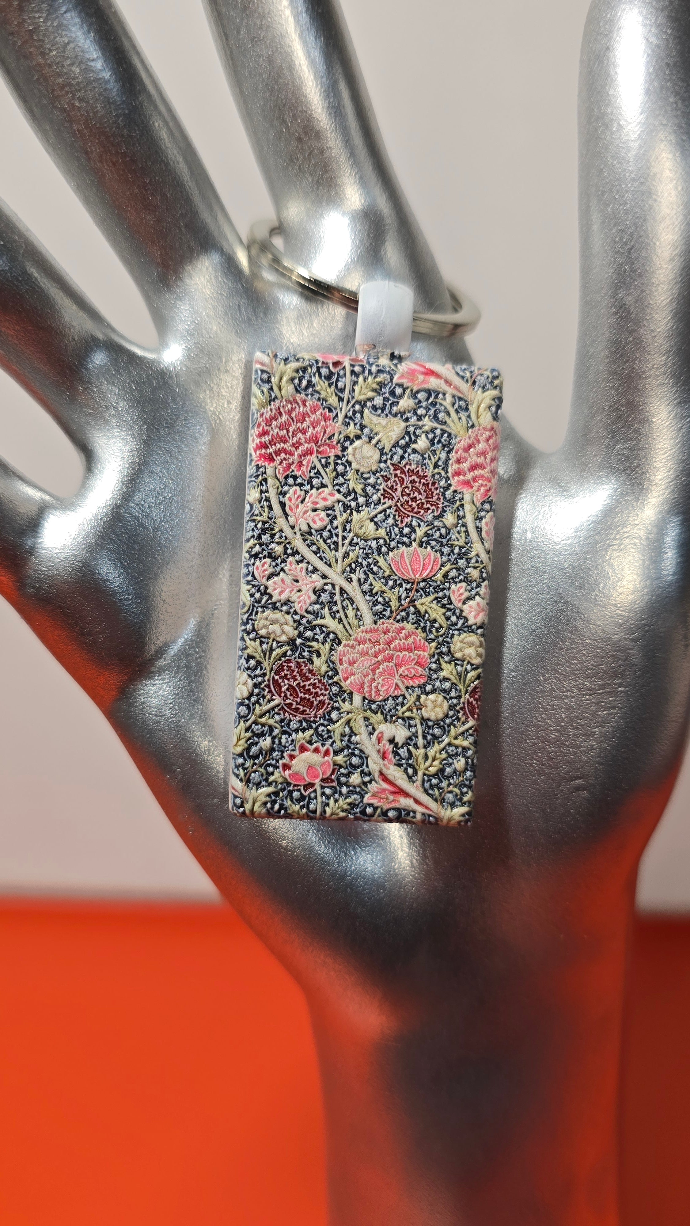 William Morris Cray Floral Raised Texture Wood Keychain