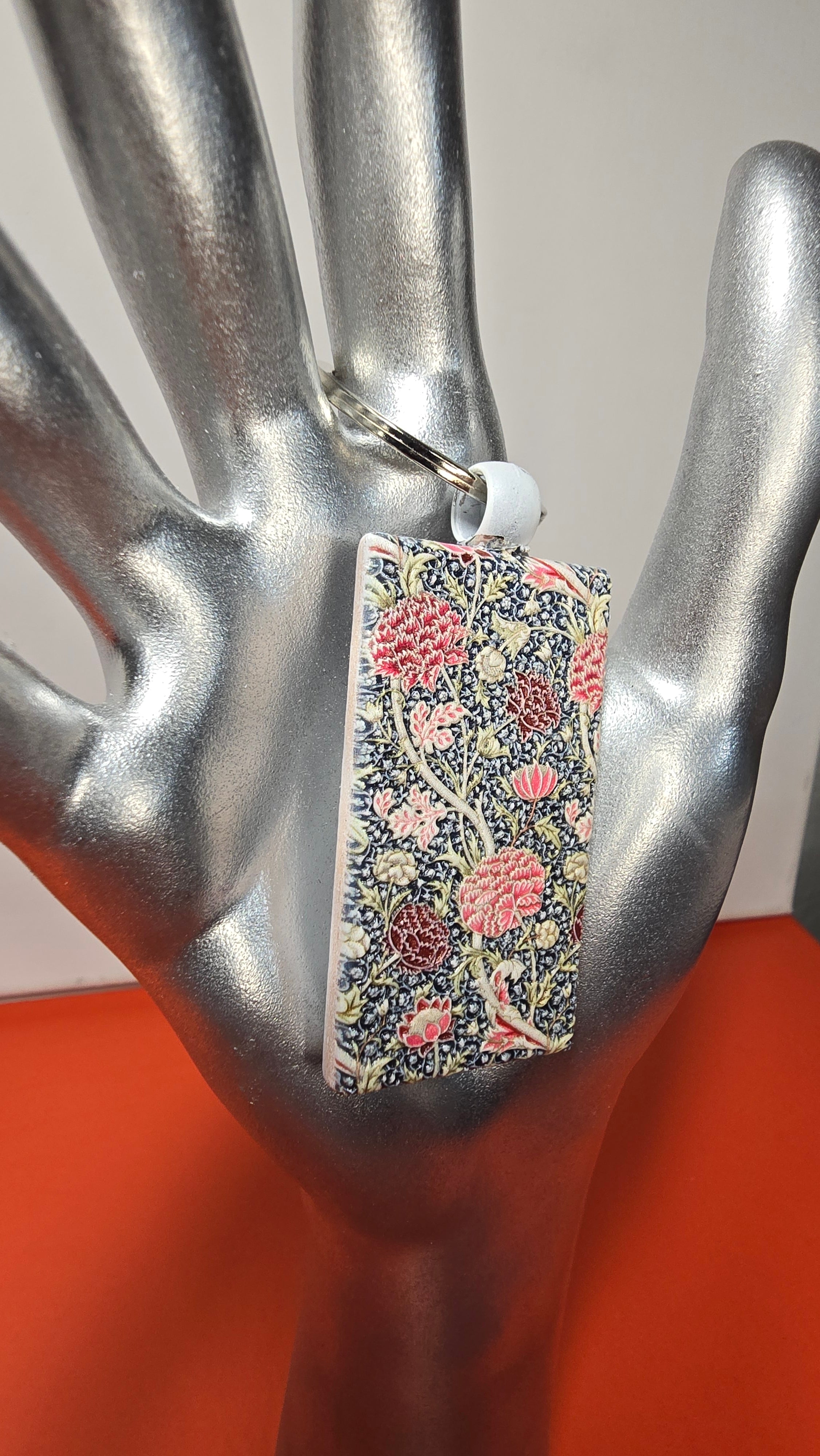 William Morris Cray Floral Raised Texture Wood Keychain
